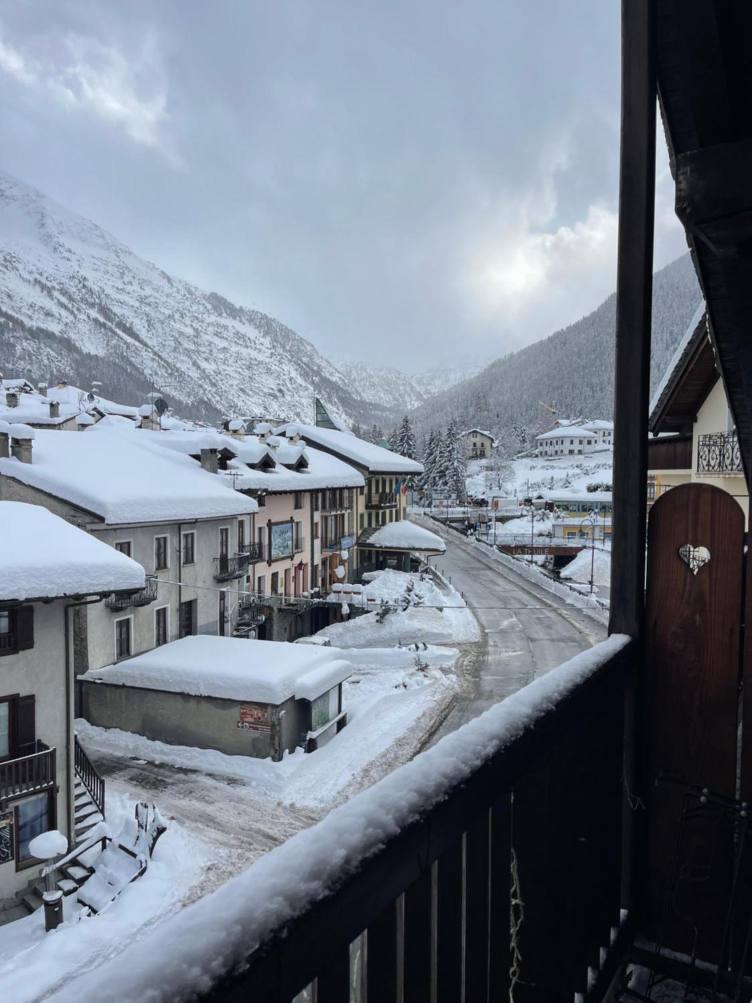 Lthorses & Dreams Bed and Breakfast La Thuile Εξωτερικό φωτογραφία